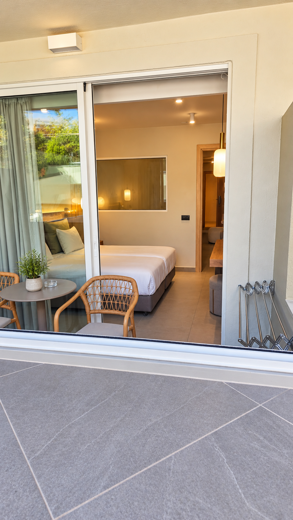 Economy Family Room terrace